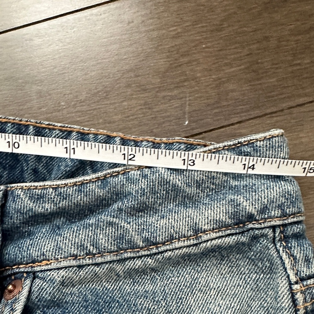 Divided Relaxed Fit Blue Jeans - Picture 10 of 11